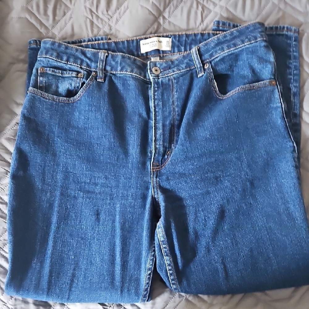 Abercrombie & Fitch Curve Love